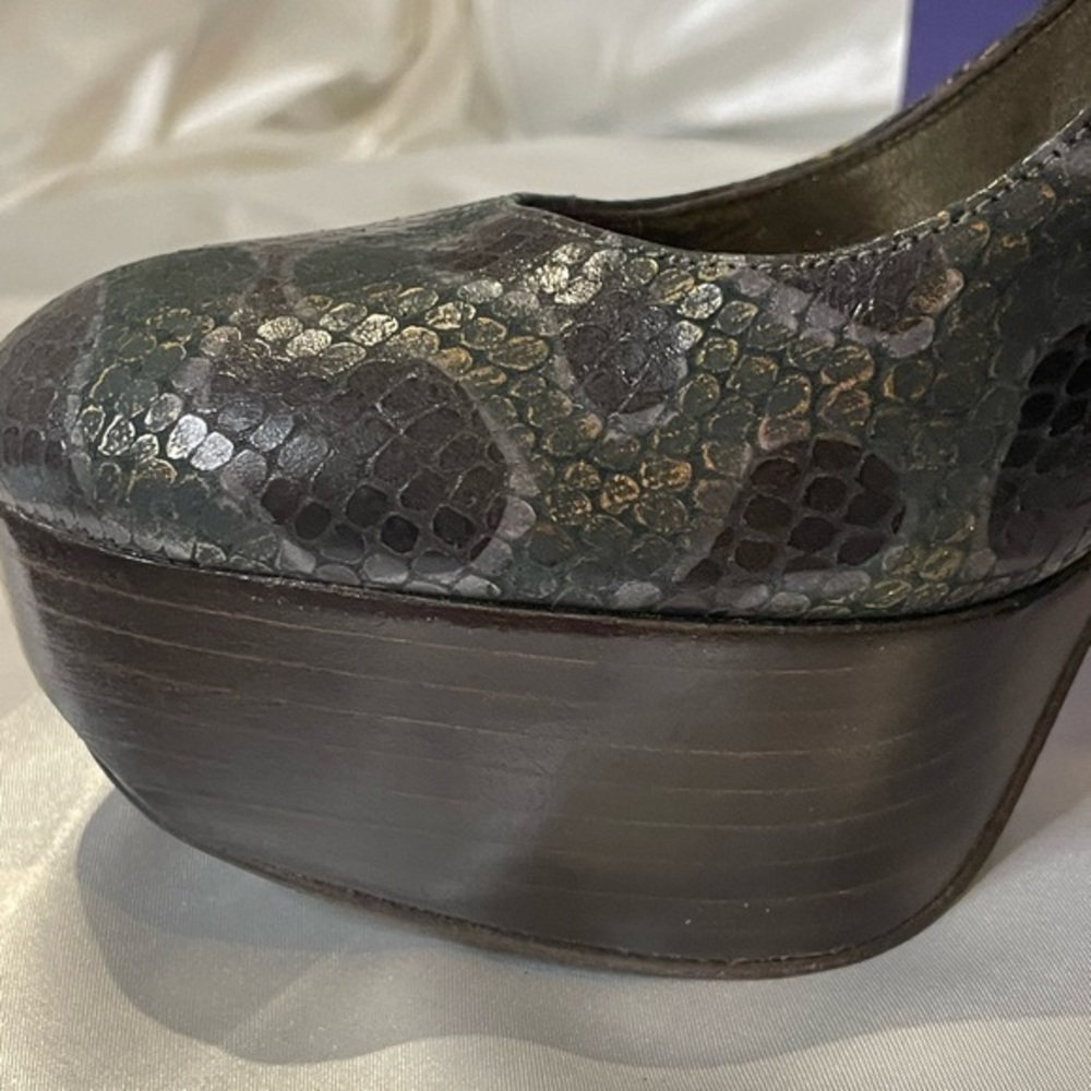 Stuart Weitzman python pumps - image 6